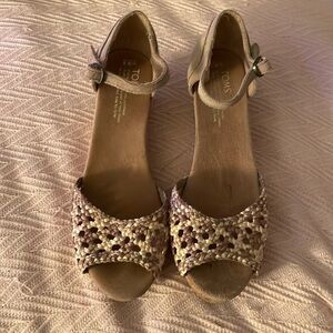 Tom’s platform sandals